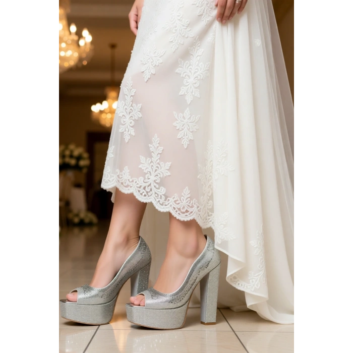 Kadın Moda Gold Sultan Çift Renk Taşlı Klasik Köşe Kalıplı Kalın Düğün Nişan Gece Abiye Ayakkabı