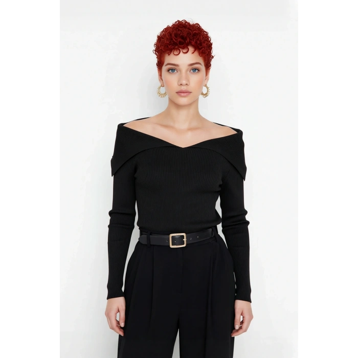 Kadın Modern Fitted Triko Bluz Devrik Carmen Yaka İnce Fitilli Dokuma Uzun Kol Crop Tasarım