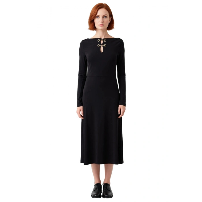 Kadın Örme Bodycon Maxi Elbise Aksesuar Detayları İle Kış Sezonu İçin Şık Ve Modern Stil Kaliteli