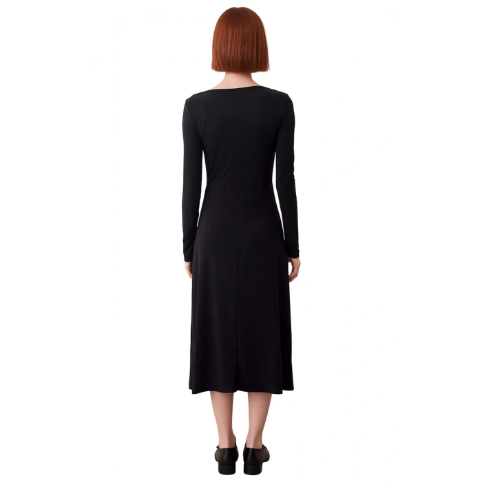 Kadın Örme Bodycon Maxi Elbise Aksesuar Detayları İle Kış Sezonu İçin Şık Ve Modern Stil Kaliteli