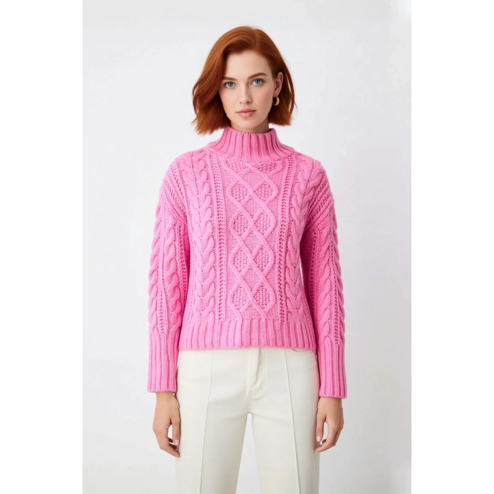 Kadın Oversize Akrilik Triko Saç Örgü Dik Yaka Kazak Soğuk Günler İçin Konforlu ve Şık Seçim