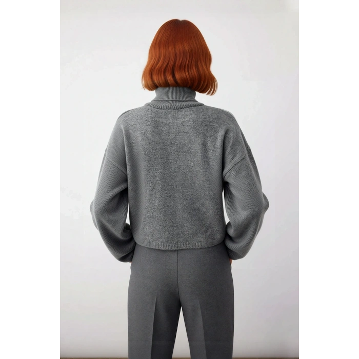 Kadın Oversize Balıkçı Yaka Düşük Kol Triko Kazak Süper Crop Boy Kışlık Rahat Ve Şık Tasarım