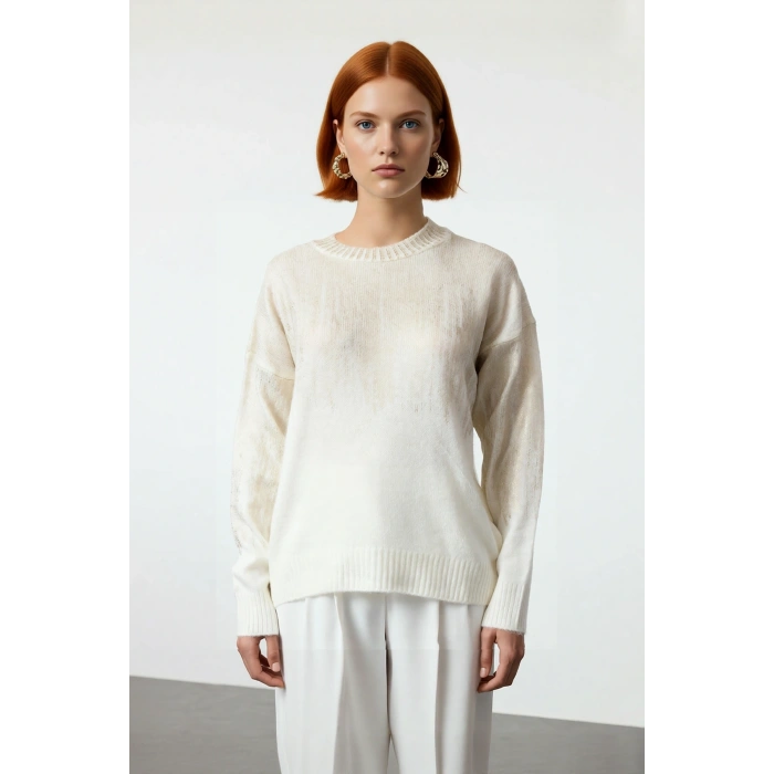 Kadın Oversize Basic Bisiklet Yaka Uzun Kollu Gri Triko Kazak Metalik Dokusuyla Şıklığı Yakala