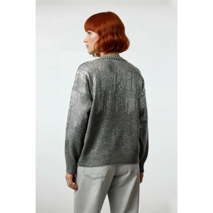 Kadın Oversize Basic Bisiklet Yaka Uzun Kollu Gri Triko Kazak Metalik Dokusuyla Şıklığı Yakala