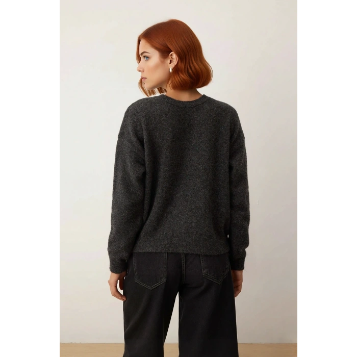 Kadın Oversize Bisiklet Yaka Düşük Kollu Triko Kazak Soğuk Havalar İçin Rahat Şık Kombinler