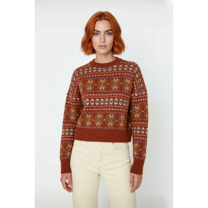 Kadın Oversize Bisiklet Yaka Etnik Desen Triko Kazak Düşük Kol Detayıyla Şık Kış Kombinleri