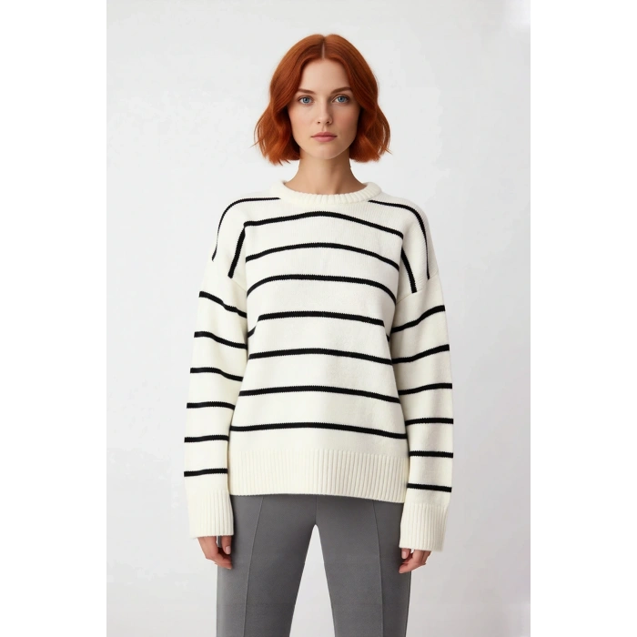 Kadın Oversize Bisiklet Yaka Triko Kazak Düşük Kollu Kış Mevsimi Rahatlığını Sunan Günlük Şıklık