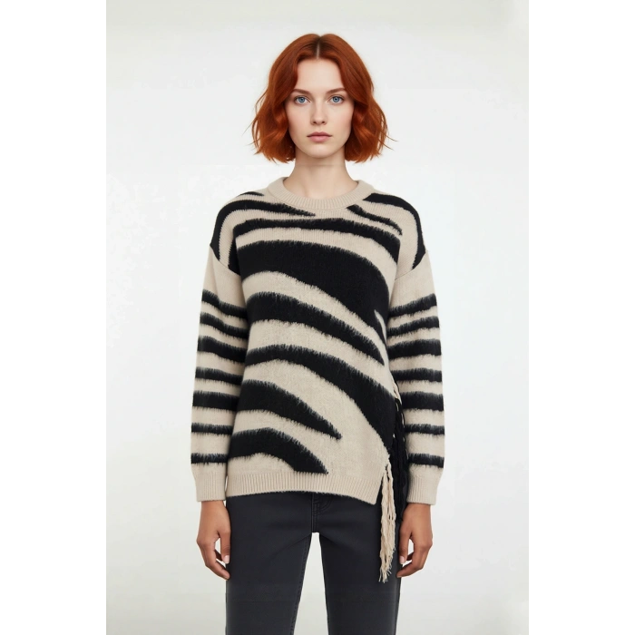 Kadın Oversize Bisiklet Yaka Zebra Desenli Akrilik Triko Kazak Kışlık Kombinlerin Vazgeçilmezi