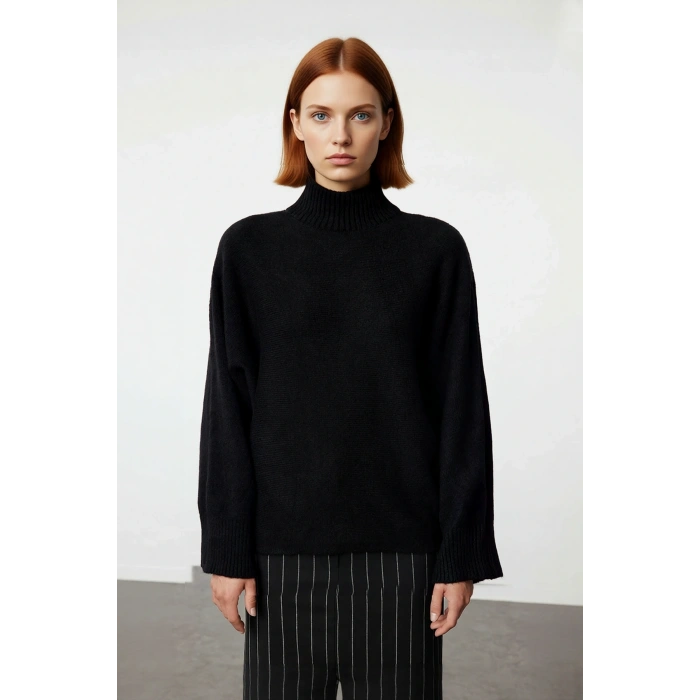 Kadın Oversize Dik Yaka Düz Triko Kazak Uzun Boylu ve Düşük Kollu Kışlık Rahat Günlük Giyim