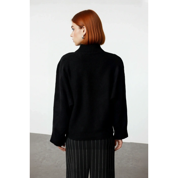 Kadın Oversize Dik Yaka Düz Triko Kazak Uzun Boylu ve Düşük Kollu Kışlık Rahat Günlük Giyim