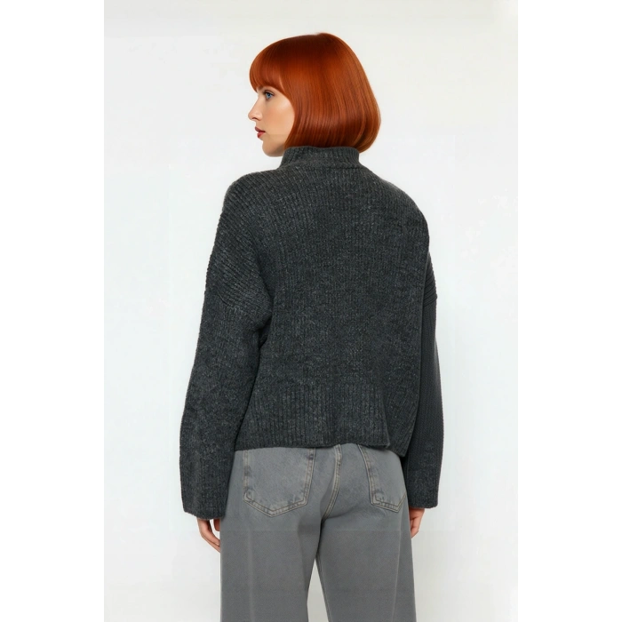 Kadın Oversize Dik Yaka Gri Akrilik Uzun Kollu Basic Triko Kazak Kışlık Kombinlerin Anahtarıdır