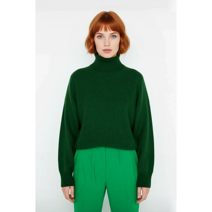 Kadın Oversize Dik Yaka Kışlık Triko Kazak Düz Düşük Kol Modern ve Şık Günlük Kombinler İçin