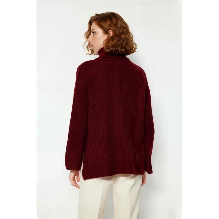 Kadın Oversize Düşük Kollu Balıkçı Yaka Triko Kazak Soğuk Havalarda Şıklık ve Konfor Sunar