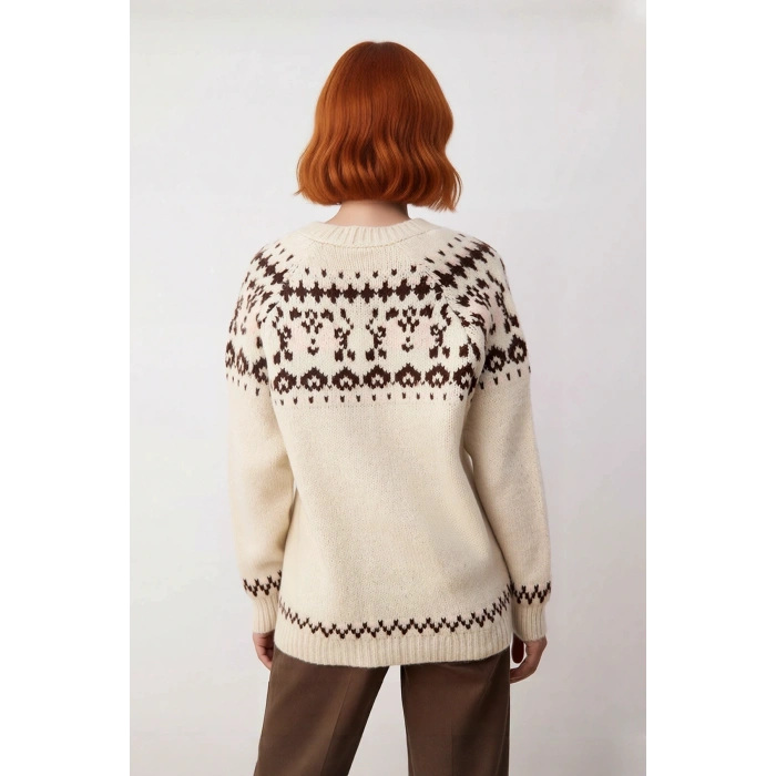 Kadın Oversize Etnik Desenli V Yaka Reglan Kol Triko Kazak Kışlık Soğuk Havalar İçin İdeal Şıklık