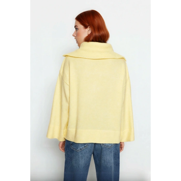 Kadın Oversize Fermuarlı Dik Yaka Triko Kazak Yumuşak Dokusuyla Günlük Konfor ve Şıklık Kaliteli
