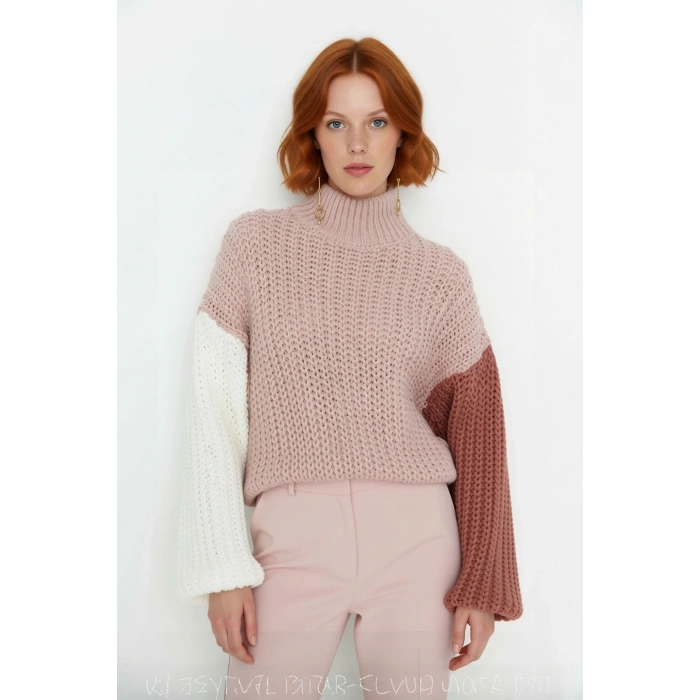 Kadın Oversize Kalıp Dik Yaka Renk Bloklu Balon Kol Triko Kazak Soğuk Havalar İçin Şık Ve Rahat