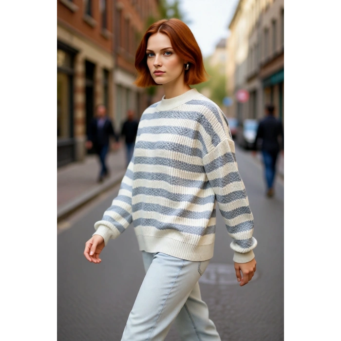 Kadın Oversize Kesim Bej Gri Çizgili Bisiklet Yaka Akrilik Triko Kazak Kışlık Konforu Kaliteli
