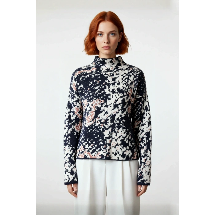 Kadın Oversize Kesim Dik Yaka Animal Desenli Uzun Kollu Triko Kazak Şık Ve Rahat Kullanım.