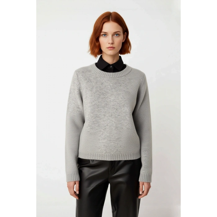 Kadın Oversize Kesim Düğme Detaylı Yumuşak Dokulu Rahat Triko Kazak Kış Modasına Uygun Şık Seçim