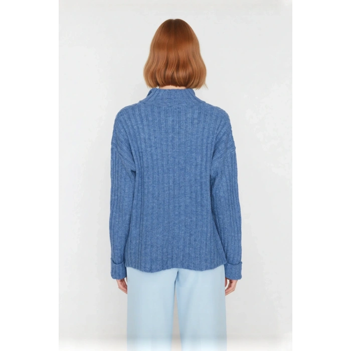 Kadın Oversize Kesim Düşük Kol Dik Yaka Fitilli Triko Kazak Kışlık Rahat ve Şık Günlük Kombinler