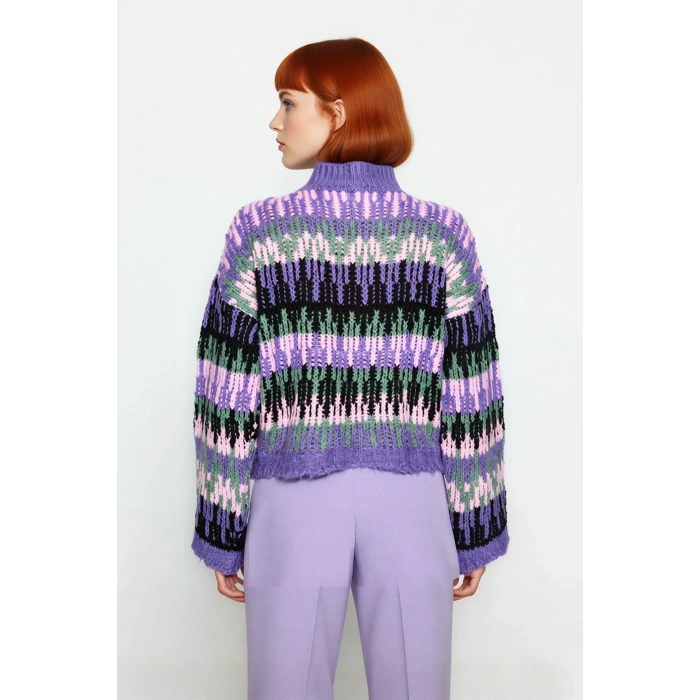 Kadın Oversize Kesim Etnik Desenli Uzun Kollu Crop Triko Kazak Soğuk Günler İçin İdeal Kaliteli