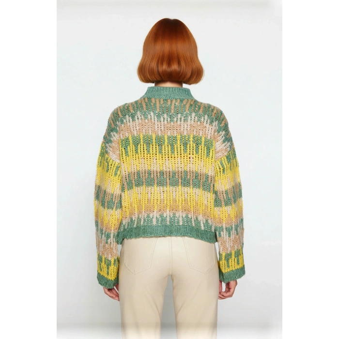 Kadın Oversize Kesim Etnik Desenli Uzun Kollu Crop Triko Kazak Soğuk Günler İçin İdeal Kaliteli