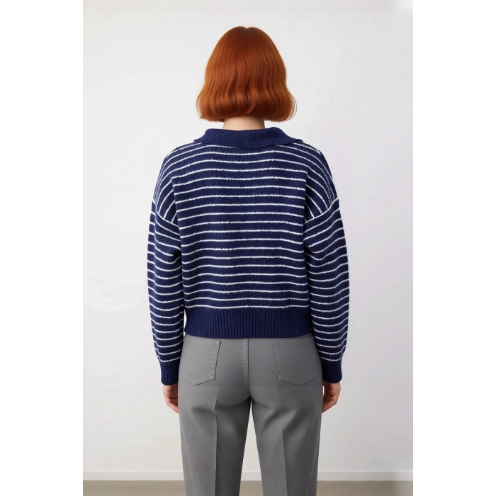 Kadın Oversize Polo Yaka Triko Kazak Kışlık Soğuk Hava Şıklığı İçin İdeal Günlük Kombinler