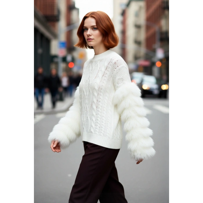 Kadın Oversize Saç Örgü Desenli Düşük Kol Püskül Detaylı Triko Kazak Kış İçin Şık Ve Rahat Seçim