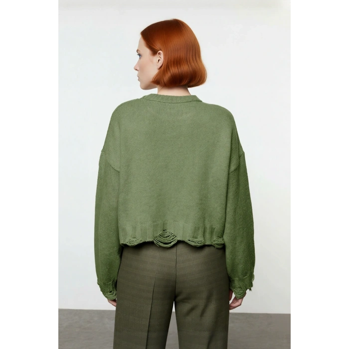 Kadın Oversize Triko Crop Kazak Düşük Kollu Akıtma Detaylı Yumuşak Dokusuyla Modern Şıklık Sunar