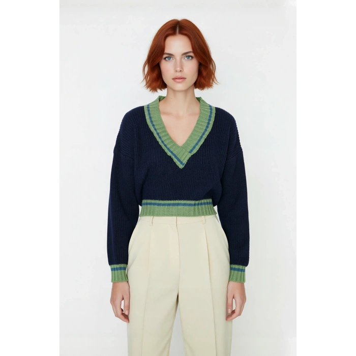 Kadın Oversize V Yaka Renk Bloklu Triko Kazak Soğuk Havalar İçin Basic Crop Uzun Kol Stil.