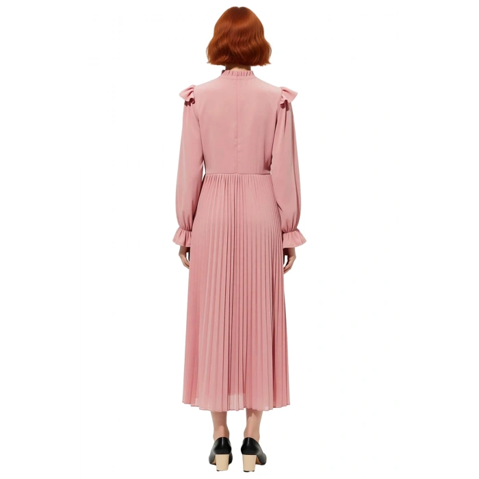 Kadın Piliseli Maxi Elbise Dik Yaka Balon Kol Tasarımıyla Şık Ortamlara Özel Zarafet Sunar