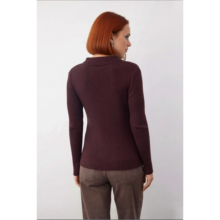 Kadın Polo Yaka Fitilli Triko Kazak Modern Fitted Tasarımıyla Casual Şıklığı Soğuk Havalarda