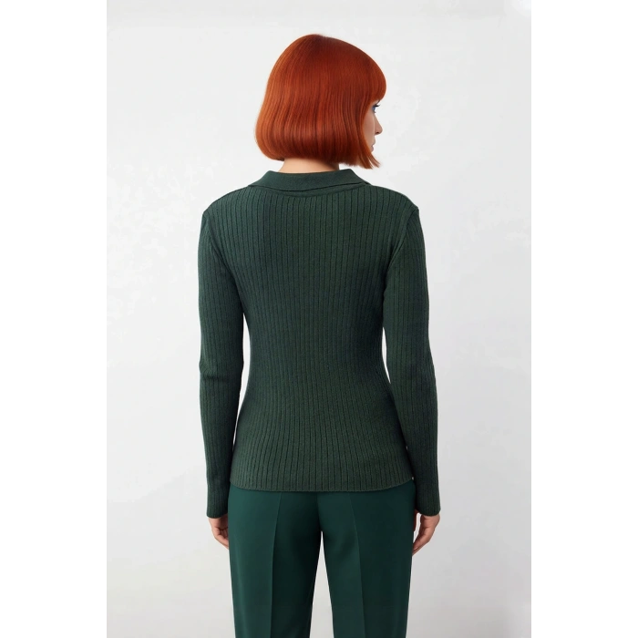 Kadın Polo Yaka Fitilli Triko Kazak Modern Fitted Tasarımıyla Casual Şıklığı Soğuk Havalarda