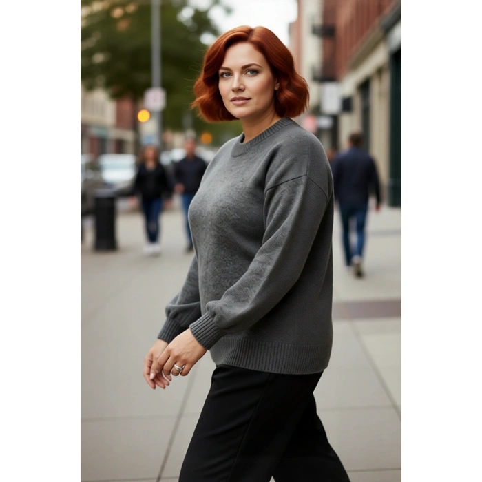 Kadın Polo Yaka Taş Detaylı Triko Kazak Regular Kalıp Ve Düşük Kol Tasarımıyla Günlük Konfor Sağlar