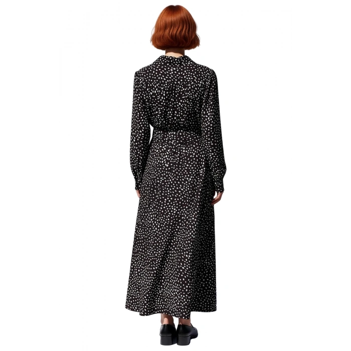 Kadın Puantiyeli Gömlek Yaka Maxi Boy Uzun Kol Skater Kesim Dokuma Viskoz Rahat Günlük Elbise