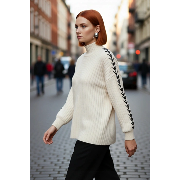 Kadın Rahat Oversize Dik Yaka Nakışlı Triko Kazak Soğuk Hava Şıklığı İçin İdeal Seçim Kaliteli