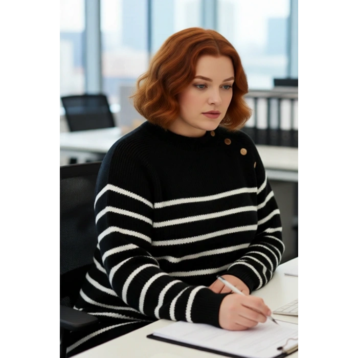 Kadın Rahat Siyah Çizgili Gold Düğme Detaylı Bisiklet Yaka Şardon Akrilik Triko Kazak Kışlık