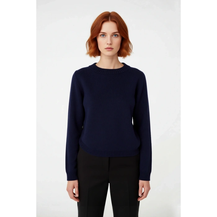 Kadın Regular Boy Orta Kalınlıkta Rahat Oversize Triko Kazak Şık Yan Düğme Detaylarıyla Öne Çıkıyor