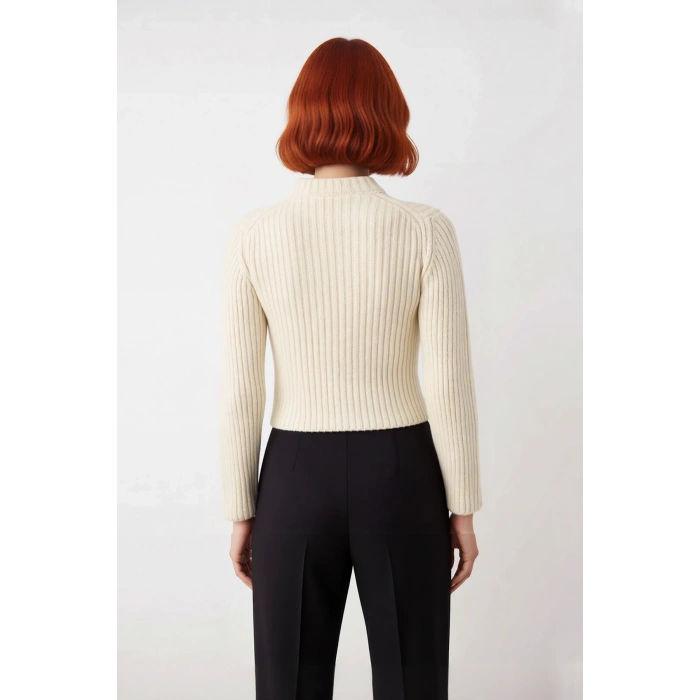 Kadın Regular Fit Crop Fitilli Bisiklet Yaka Uzun Kollu Orta Kalın Triko Kazak Kışlık Kombinlerin