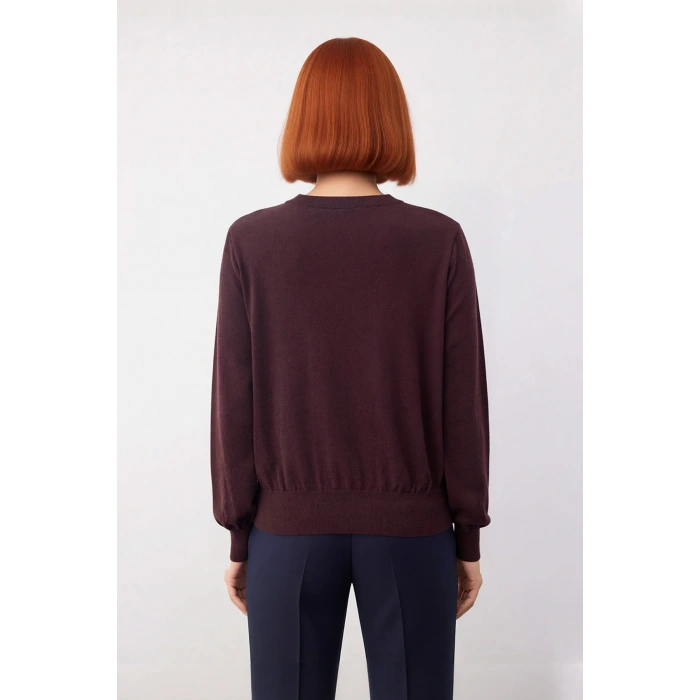 Kadın Regular Fit Düz Bisiklet Yaka Ekru Triko Kazak Kış Günleri İçin Konforlu ve Şık Bir Tercih