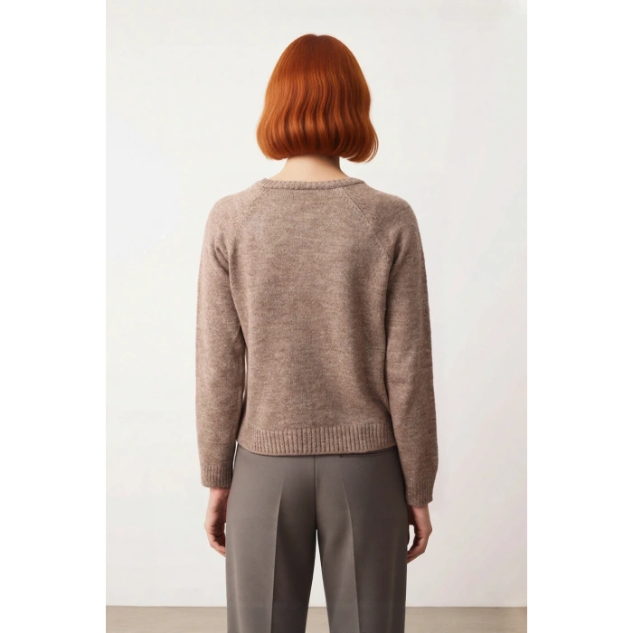 Kadın Regular Kalıp Bisiklet Yaka Düğme Detaylı Reglan Kol Triko Kazak Yumuşak Dokulu Kış Günlük