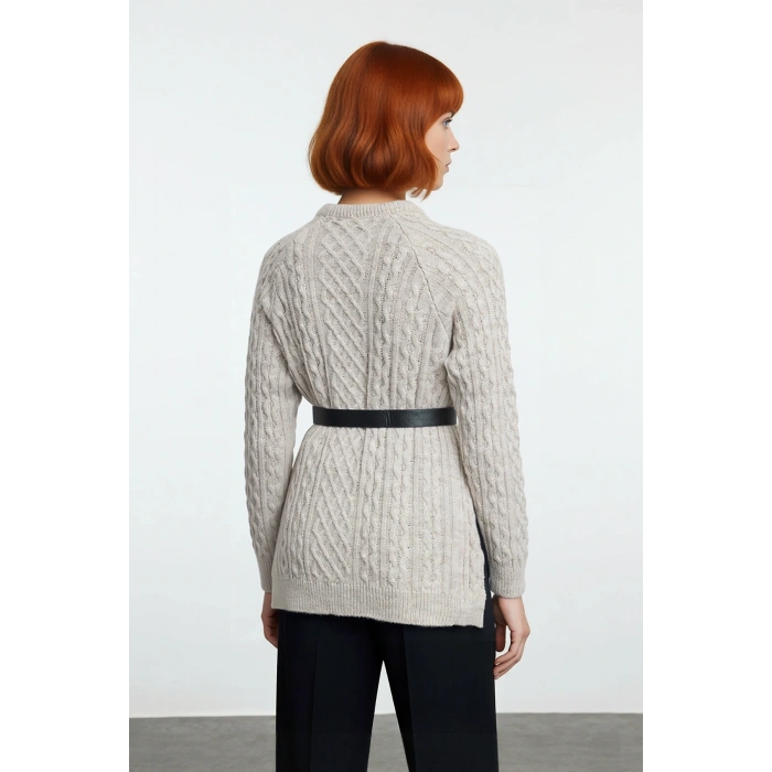 Kadın Regular Kalıp Bisiklet Yaka Saç Örgü Yırtmaç Detaylı Uzun Kollu Triko Kazak Soğuk Günler İçin