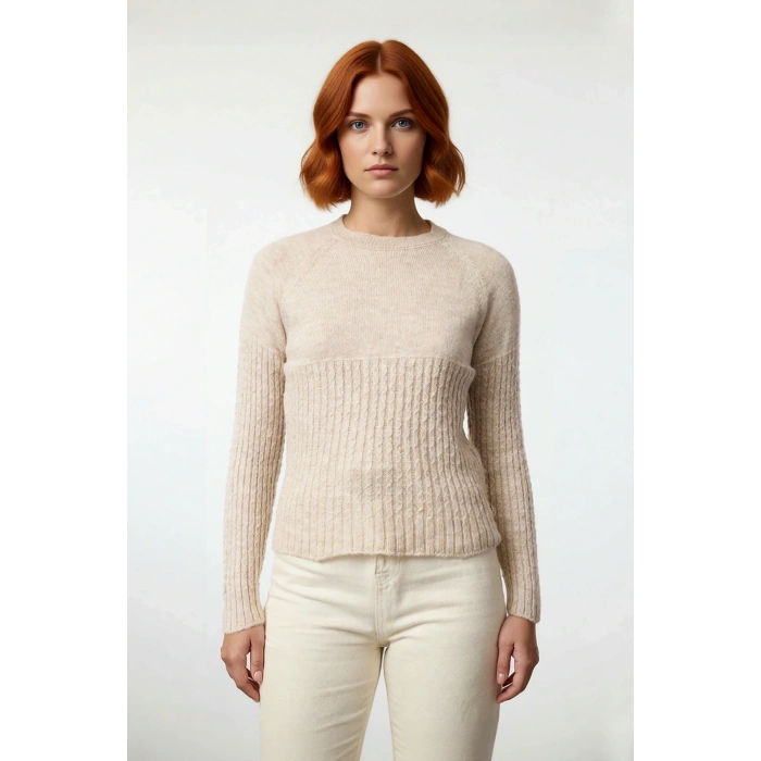 Kadın Regular Kalıp Bisiklet Yaka Uzun Kol Triko Kazak Soğuk Kış Günleri İçin İdeal Şıklık Sunar