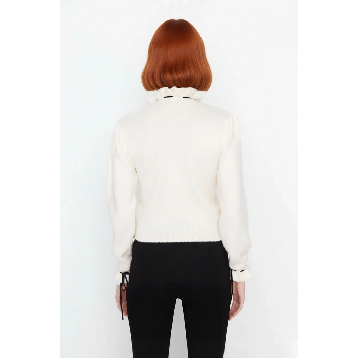 Kadın Regular Kalıp Dik Yaka Ajurlu Bağcıklı Detaylı Triko Kazak Kışlık Günlük Şık Kombinler İçin