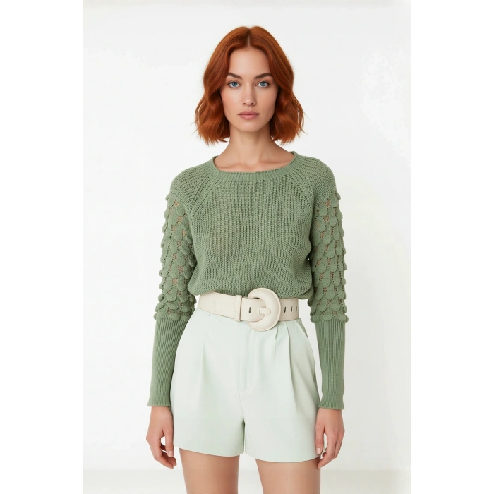 Kadın Regular Kalıp Dokulu Akrilik Triko Bisiklet Yaka Uzun Kollu Şık ve Konforlu Mevsimlik Kazak