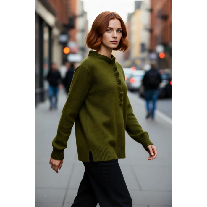 Kadın Regular Kalıp Düğme Detaylı Yaka Yumuşak Dokulu Uzun Kollu Triko Kazak Günlük Şıklık İçin