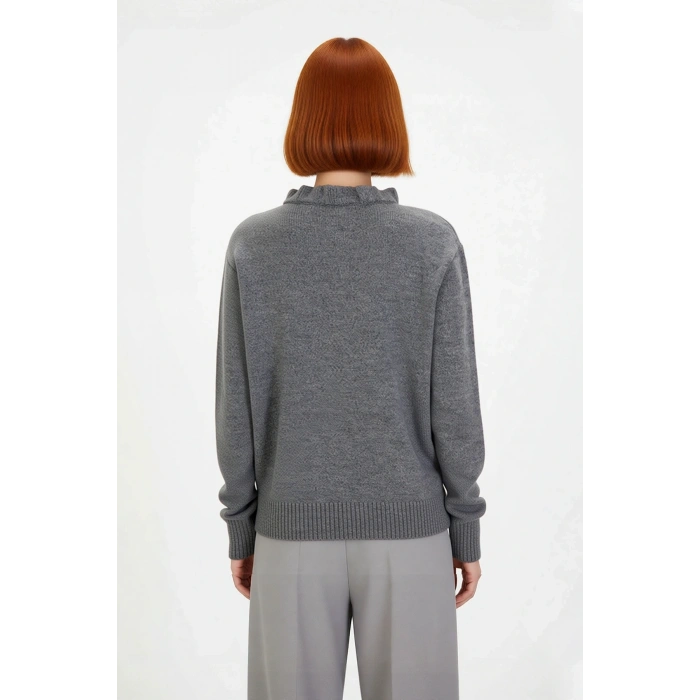 Kadın Regular Kalıp Düz Desen Bisiklet Yaka Düğme Detaylı Triko Kazak Kış Günleri İçin Konforlu