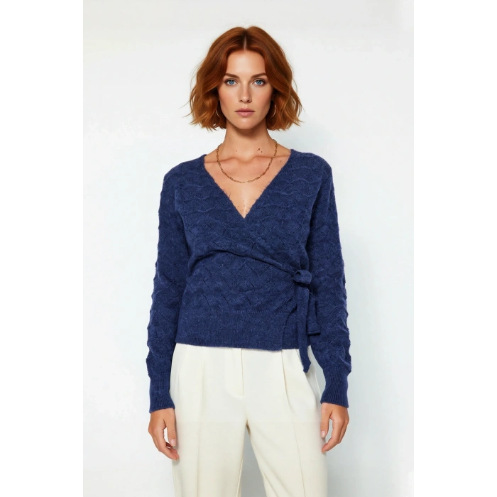 Kadın Regular Kalıp Kruvaze Yaka Ajurlu Triko Kazak Standart Kol Kış Günlük Kombinler İçin Şık Ve