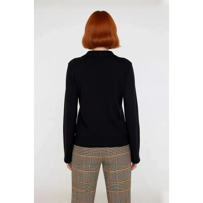 Kadın Regular Kalıp Polo Yaka Düz Uzun Kollu Triko Kazak Kış Sezonu İçin Şık Ve Rahat Bir Seçim.