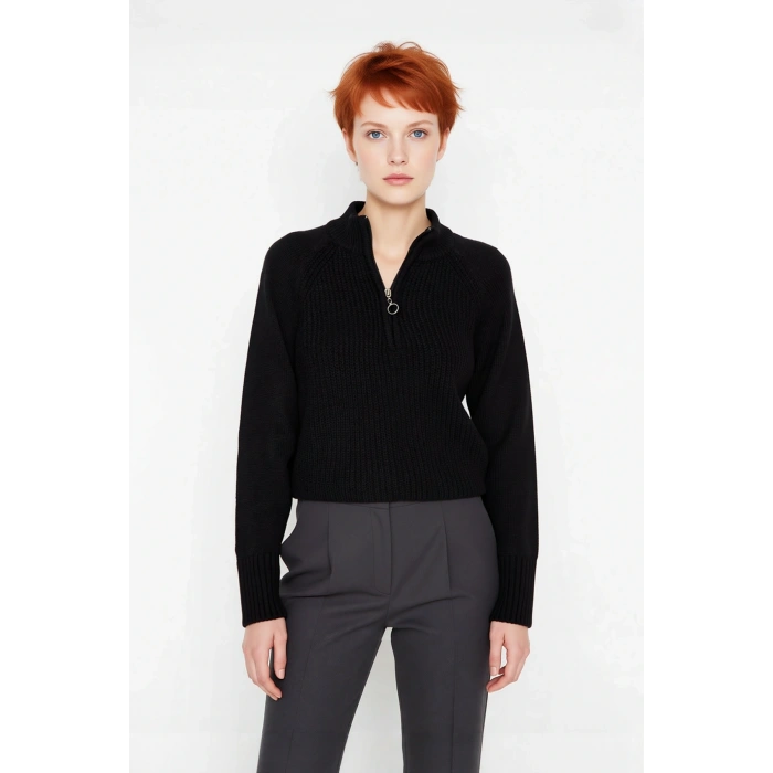 Kadın Regular Kalıp Selanik Örgü Fermuarlı Dik Yaka Crop Triko Kazak Soğuk Havaların Şık Seçimi